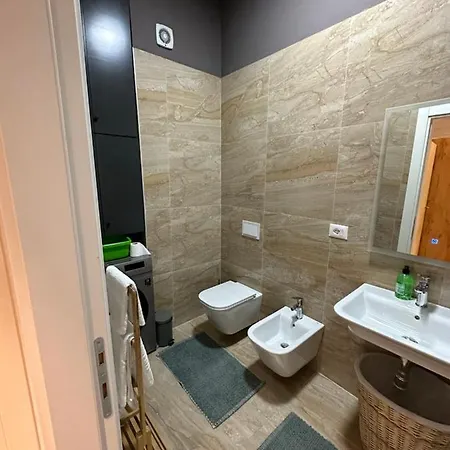 Homerent 21 Square