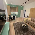 Apartment Homerent 21 Square