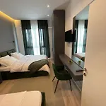 Homerent 21 Square *