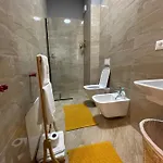 Homerent 21 Square Apartment *