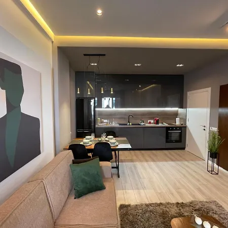 Homerent 21 Square Апартаменты Тирана