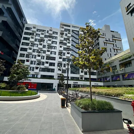 21 Square Luxury Center * Tirana