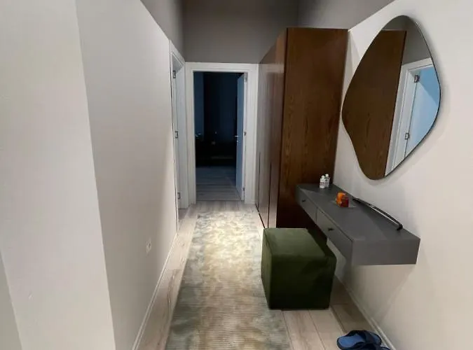 Homerent 21 Square Apartment *