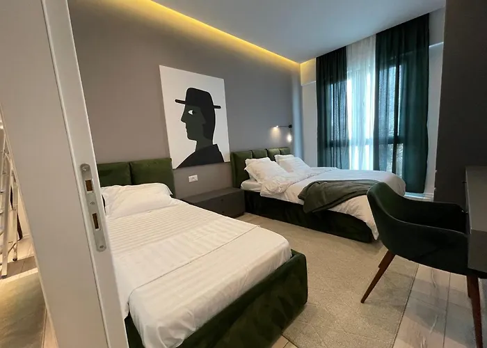 Homerent 21 Square * Tirana