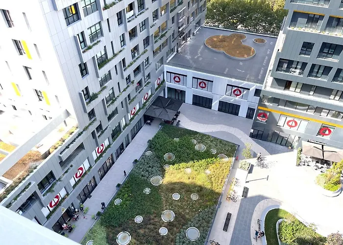 Homerent 21 Square *