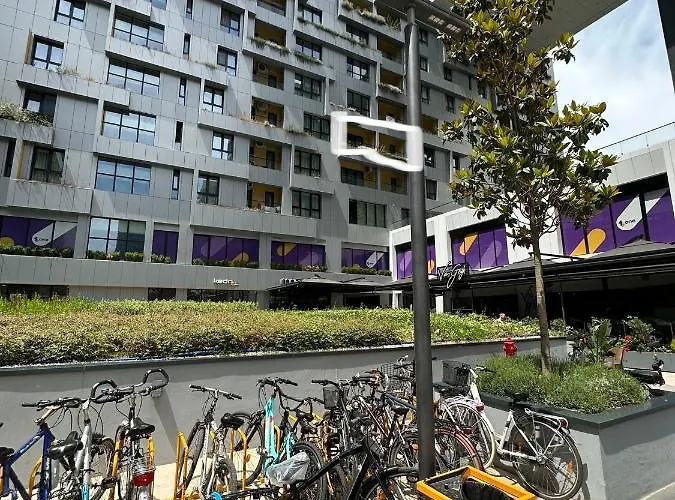 Homerent 21 Square Apartment